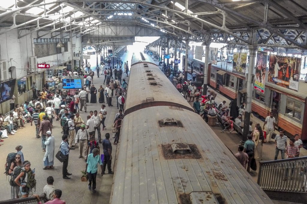 vlak ugodno tuk tuk Šrilanka Sri Lanka SIM kartica priporočila potovanje poceni nasveti nastanitve mobilni internet javni prevoz informacije Azija avtobus 