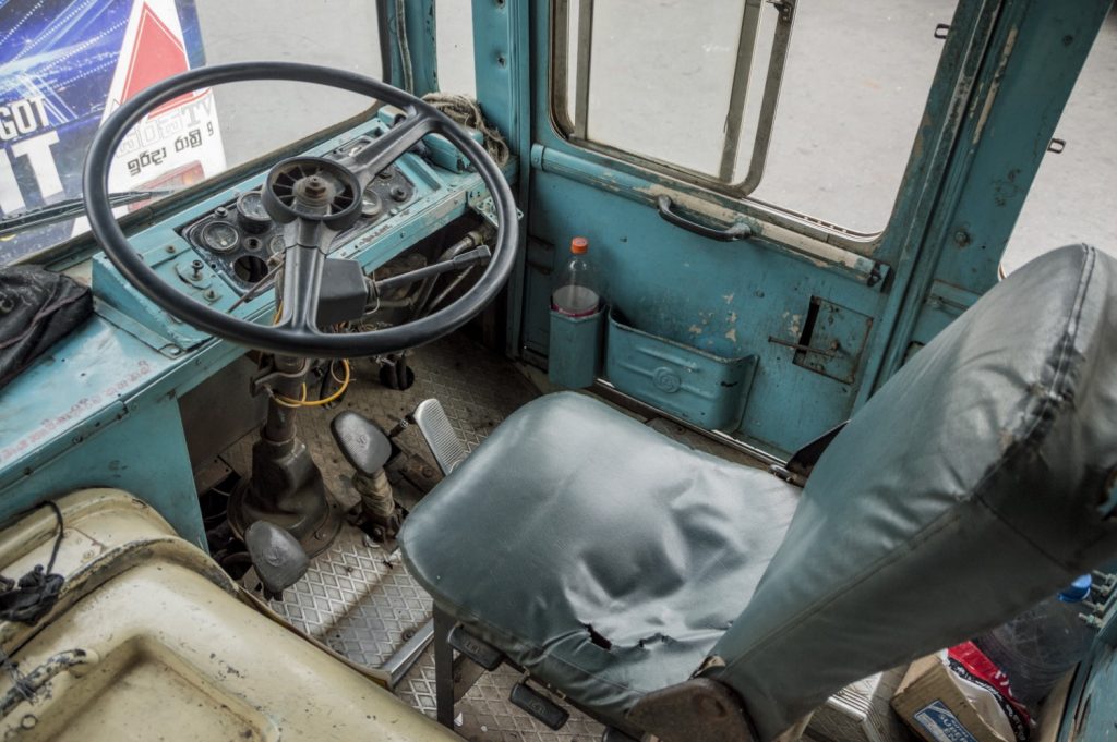 vlak ugodno tuk tuk Šrilanka Sri Lanka SIM kartica priporočila potovanje poceni nasveti nastanitve mobilni internet javni prevoz informacije Azija avtobus 