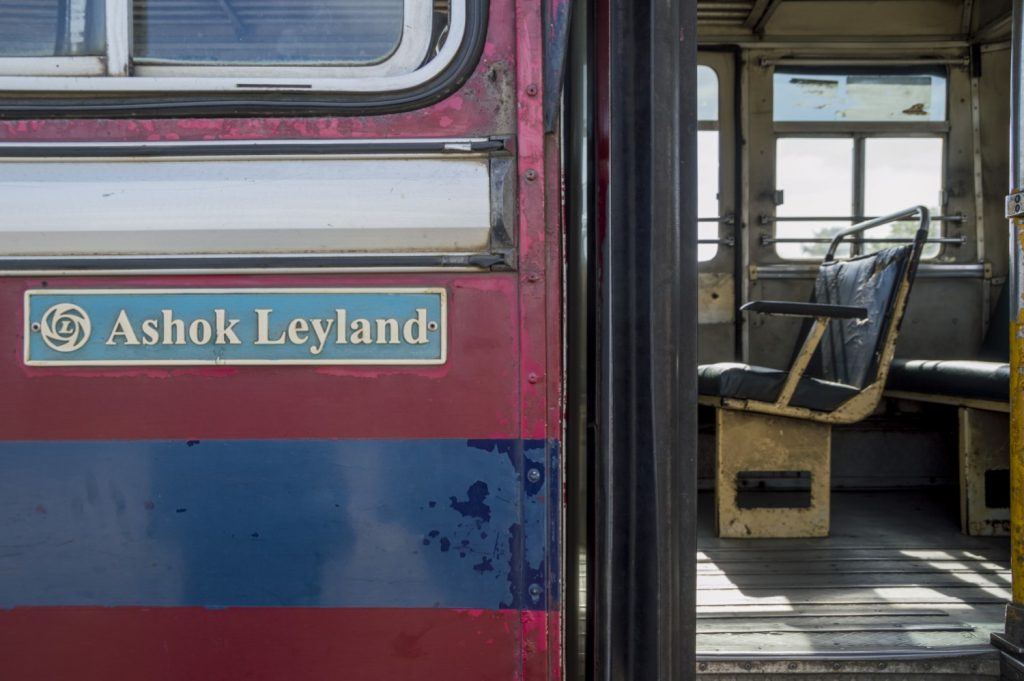 vlak ugodno tuk tuk Šrilanka Sri Lanka SIM kartica priporočila potovanje poceni nasveti nastanitve mobilni internet javni prevoz informacije Azija avtobus 